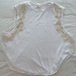 "WE THE FREE" SLEEVELESS WHITE AND CREAM BOXY LACE DETAIL TOP
